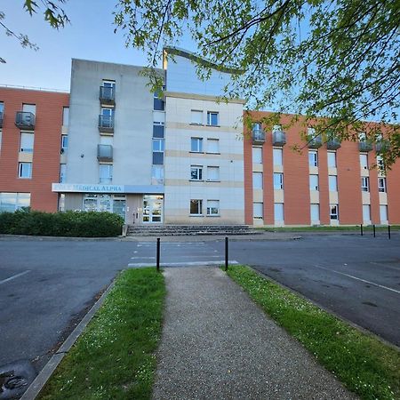 Neuvaroom Монтеврен Экстерьер фото